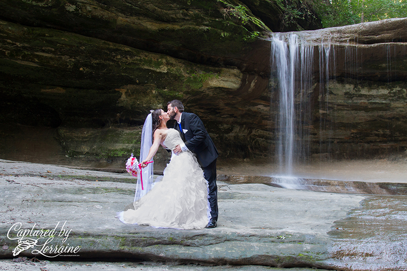 starved-rock-wedding-photo-waterfall